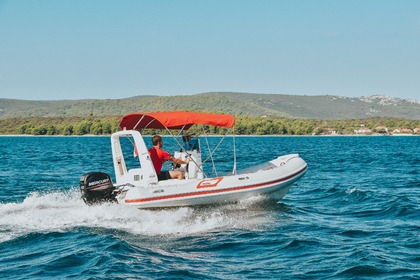 Hire Motorboat Mar.co Seventeen Sveti Filip I Jakov