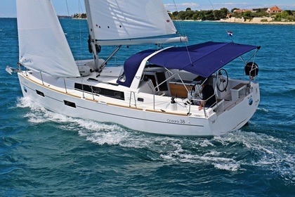 Charter Sailboat BENETEAU OCEANIS 38 Sukošan