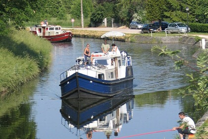 Charter Houseboat France Fluviale Euroclassic 129 Vermenton