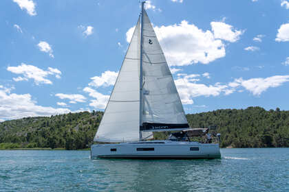 Charter Sailboat Bénéteau Oceanis 51.1 - 5 + 1 cab. Skradin