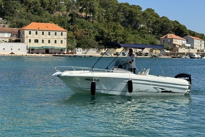 Miete Motorboot Jeanneau CAP CAMARAT 625 Općina Jelsa