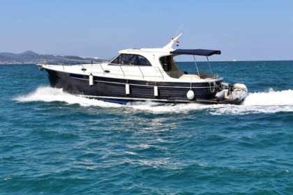 Charter Motorboat ADRIANA 44 BT (22) Sukošan