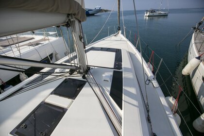 Charter Sailboat Beneteau Oceanis 46.1 Alimos