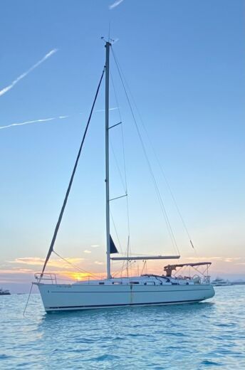 Mallorca Sailboat BENETEAU CYCLADES 39.3 alt tag text