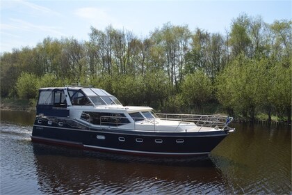 Hire Houseboat De Drait Renal 45 (4Cab) Drachten