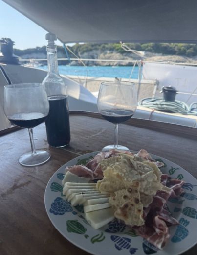 Palau Sailboat Bavaria 42 alt tag text