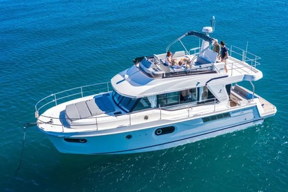 Hire Motorboat Beneteau SWIFT TRAWLER 41 Fly Ajaccio