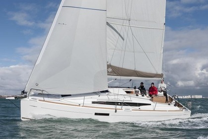 Hire Sailboat JEANNEAU SUN ODYSSEY 349 Lorient
