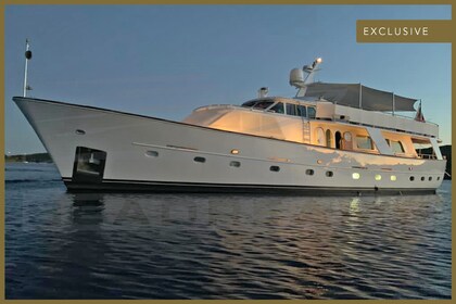 Charter Motor yacht Van Der Beldt Navetta 27 Round Stern Naples