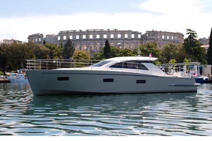 Verhuur Motorjacht Cyrus Cyrus 13.8 hard top Tivat