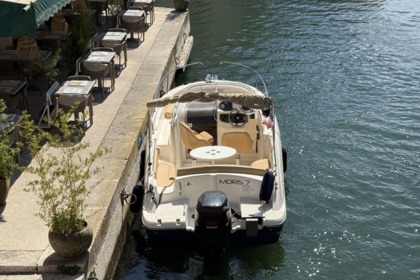 Hire Motorboat Jeanneau Cap Camarat 7.55 Les Issambres