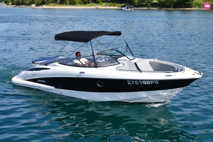 Hire Motorboat Doral 265 Br Elite Poreč