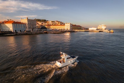 Hire Motorboat Rodman 800 Lisbon