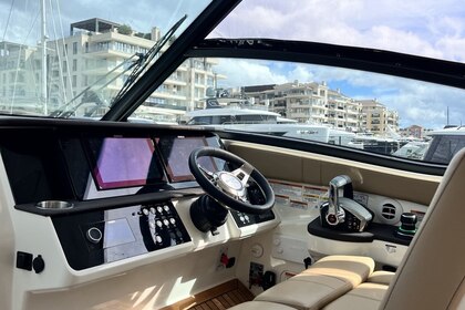 Charter Motorboat SEA RAY DA320E SUNDANCER Tivar