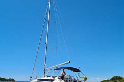 Hire Sailboat Bavaria Yachtbau Bavaria Cruiser 37 - 3 cab. Split