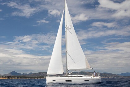 Miete Segelboot  Bavaria C45 Style Lavrio
