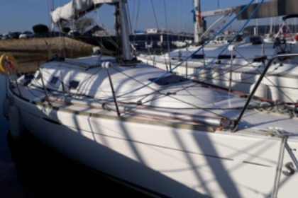 Rental Sailboat First 31.7 Larmor-Plage