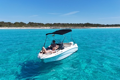 Hire Boat without licence  Karnic Am 490 Es Trenc