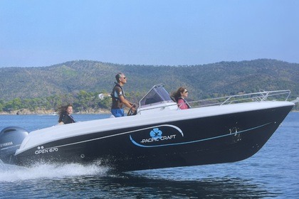 Charter Motorboat Pacific Craft Open 670 Hyères