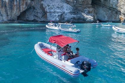 Noleggio Barca senza patente  CNC 600 40 cv Cala Gonone