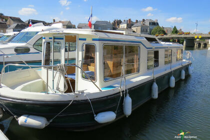 Rental Houseboats JEANNEAU Eau Claire 1130 Sablé-sur-Sarthe