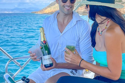 Location Bateau à moteur Fountaine Pajot Highland 35 Llucmajor