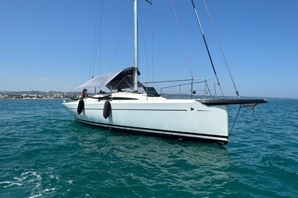 Charter Sailboat Italia Yacht 9.98 Vasto