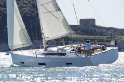 Hire Sailboat Dufour Dufour 430 Cannigione