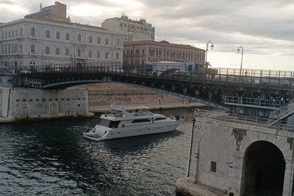 Noleggio Yacht a motore Santa Margherita Ligure Santa 29 Marina di Pisticci