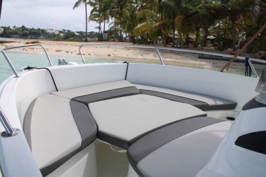 Motorboat Jeanneau Cap Camarat 6.5 CC Série 3 boat plan