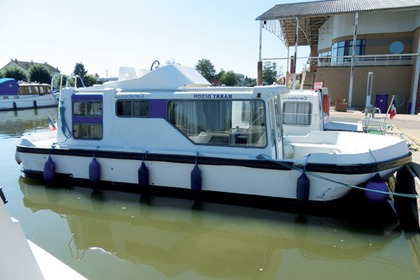 Rental Houseboats Low Cost Espade 850 Fly Carnon