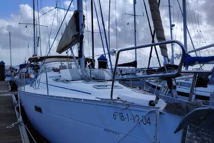 Charter Sailboat Beneteau Oceanis Clipper 393 A Coruña