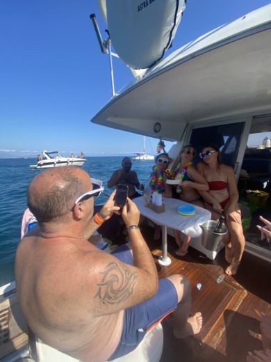 Salerno Motorboat Tornado 38 alt tag text