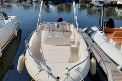 Location Bateau à moteur Jeanneau CAP CAMARAT Narbonne Plage