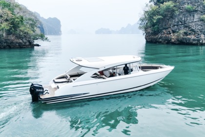 Hire Motorboat Sport Cruiser Luxury 42ft Phuket