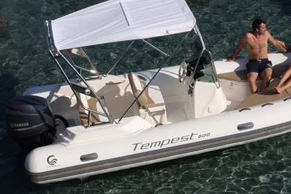 Hire Motorboat CAPELLI TEMPEST 600 Marseille