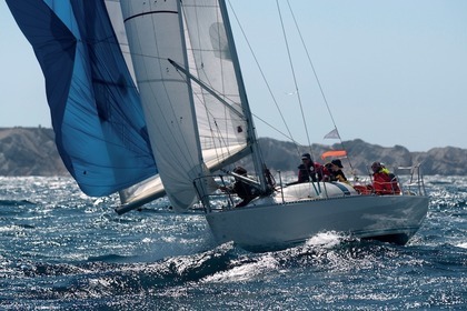 Charter Sailboat JEANNEAU JOD 35 Saint-Mandrier-sur-Mer