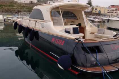 Charter Motorboat Mochi Craft Dolphin ‘44 Ischia