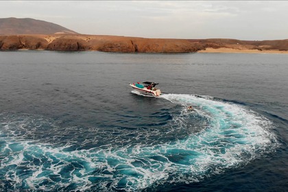Hire Motorboat REGAL COMMODORE 270 Puerto del Carmen