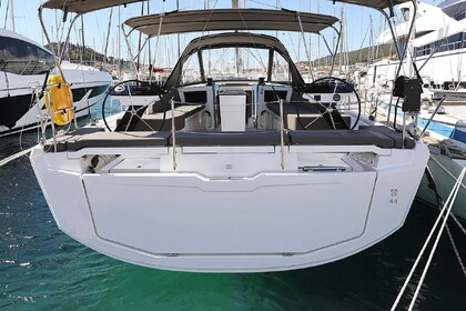 Location Voilier Dufour Yachts Dufour 44 Pula