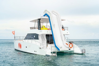 Hire Motor yacht Floeth 48' Phuket