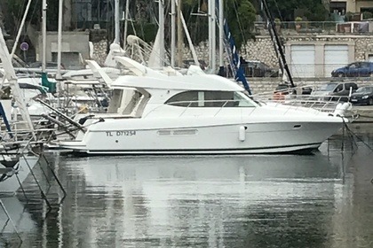 Charter Motorboat Jeanneau Prestige 36 Marseille