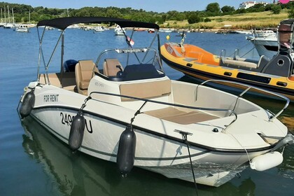 Hire Motorboat Quicksilver 605 Open Pula