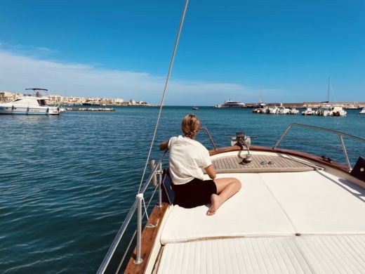 Otrante Motorboat MIMI' Libeccio 700 alt tag text