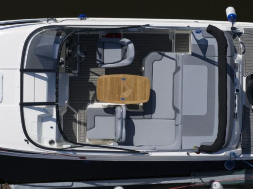 Motorboat Bayliner VR5 Cuddy Plattegrond van de boot