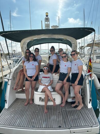 Hafen von Valencia Motorboat Fairline Targa 36 alt tag text