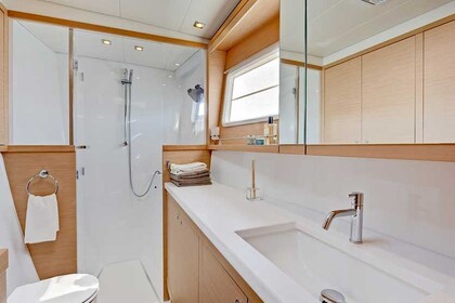 Rental Catamaran LAGOON 450 F with watermaker & A/C - PLUS Placencia