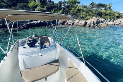 Hire Motorboat Jeanneau Cap Camarat 6.5 Cc Cannes