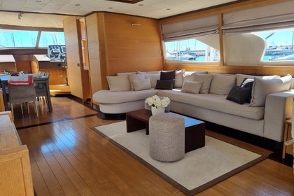 Noleggio Yacht a motore Evo Marine Deauville Flybridge Costa Azzurra