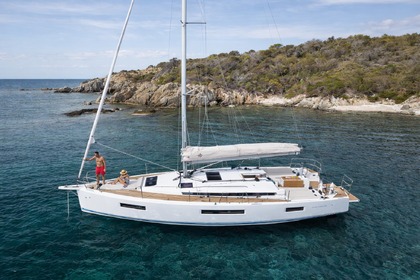 Rental Sailboat Jeanneau Sun Odyssey 440 Ibiza